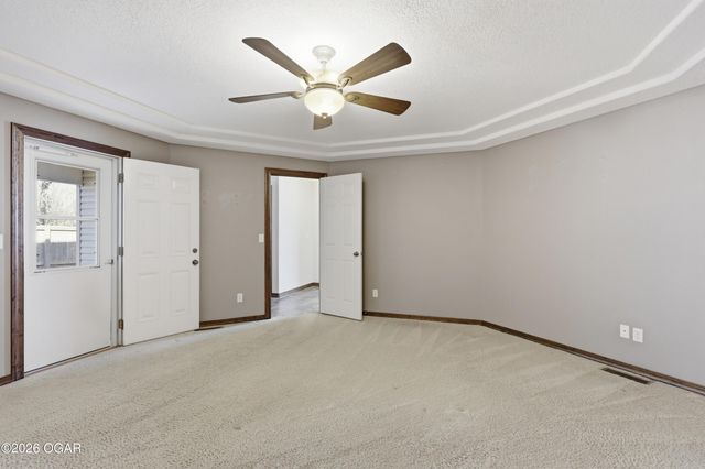 117 Suzanne Circle, Webb City, MO 64870