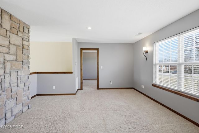 117 Suzanne Circle, Webb City, MO 64870