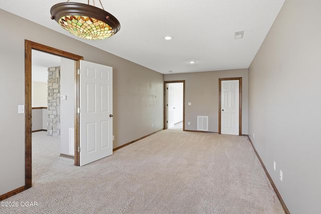 117 Suzanne Circle, Webb City, MO 64870