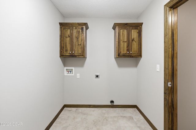 117 Suzanne Circle, Webb City, MO 64870