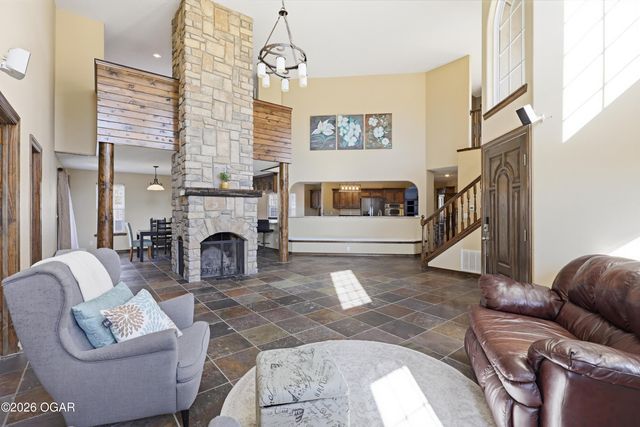 117 Suzanne Circle, Webb City, MO 64870