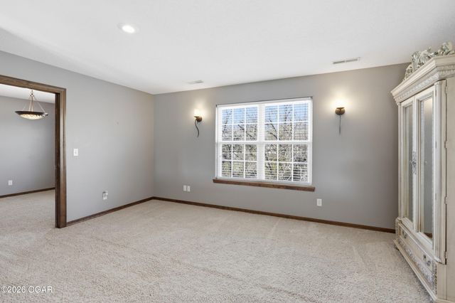 117 Suzanne Circle, Webb City, MO 64870