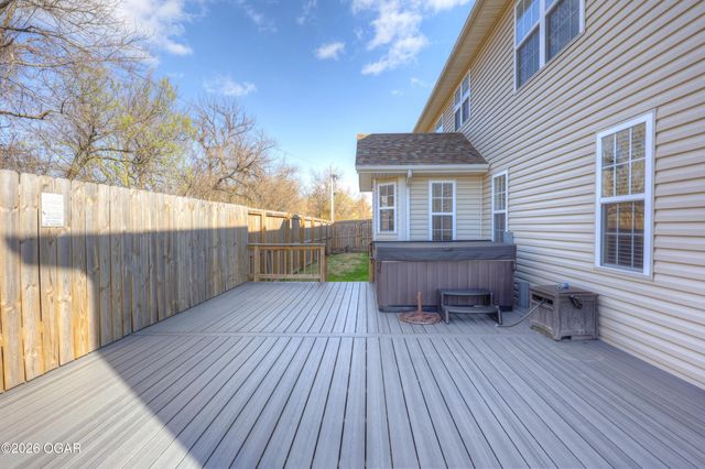 117 Suzanne Circle, Webb City, MO 64870