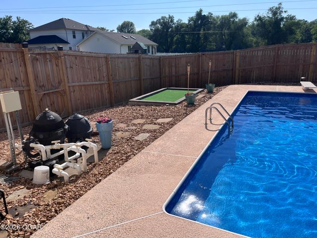 117 Suzanne Circle, Webb City, MO 64870