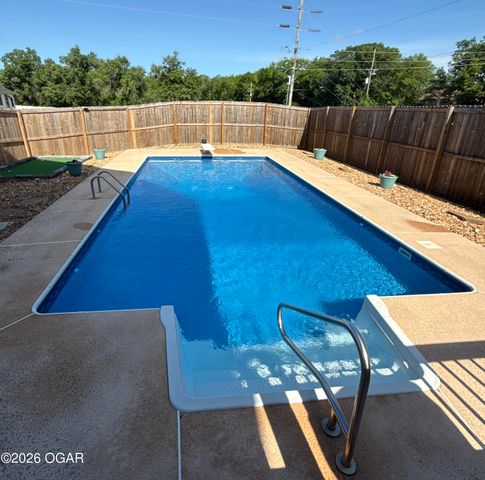 117 Suzanne Circle, Webb City, MO 64870