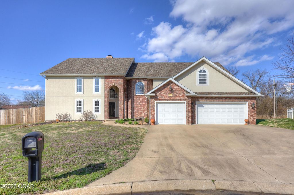 117 Suzanne Circle, Webb City, MO 64870