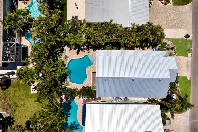 309 68TH STREET, Holmes Beach, FL 34217