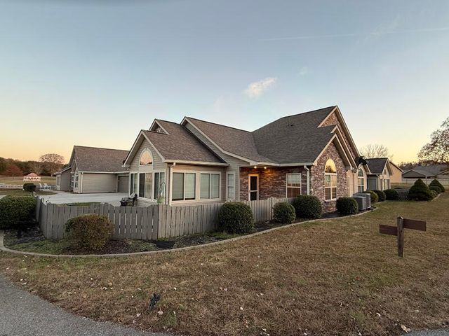 441 Deer Lake Place, Bronston, KY 42518