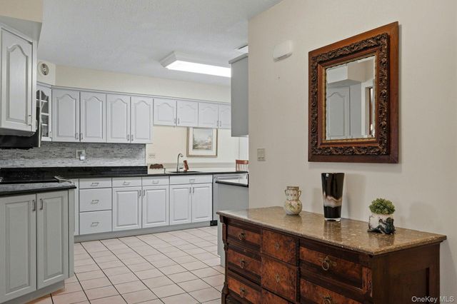 2 Forester Court, Northport, NY 11768