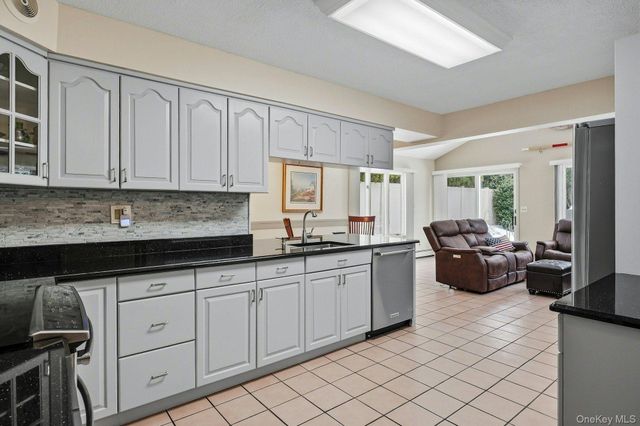 2 Forester Court, Northport, NY 11768