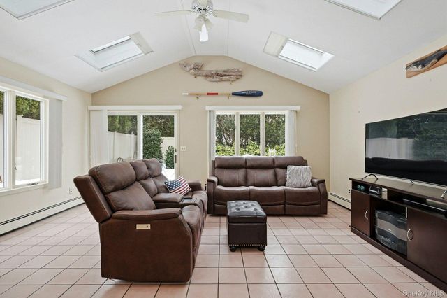 2 Forester Court, Northport, NY 11768