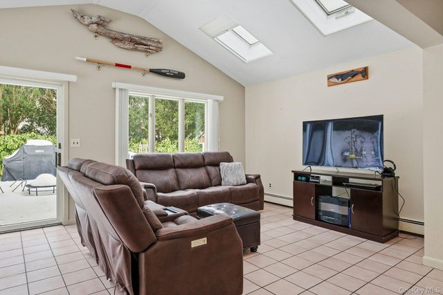 2 Forester Court, Northport, NY 11768