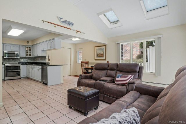 2 Forester Court, Northport, NY 11768