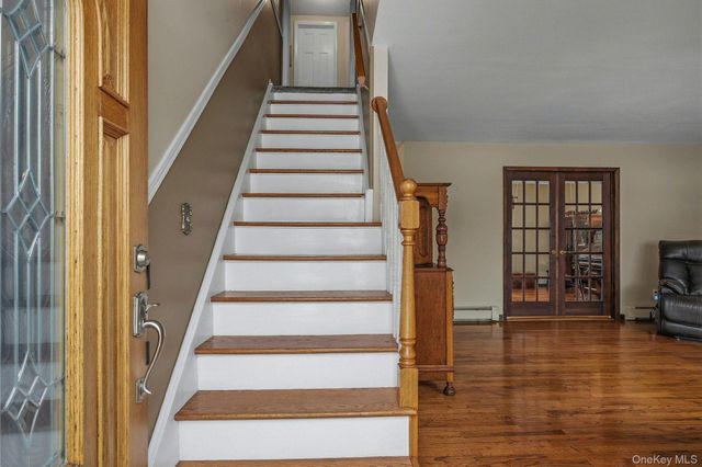 2 Forester Court, Northport, NY 11768