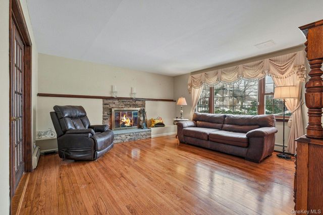 2 Forester Court, Northport, NY 11768