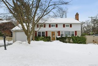 2 Forester Court, Northport, NY 11768