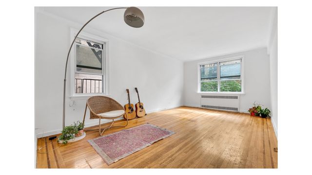 310 W 55th St Apt 4B, New York City, NY 10019