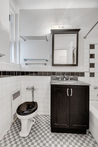 310 W 55th St Apt 4B, New York City, NY 10019