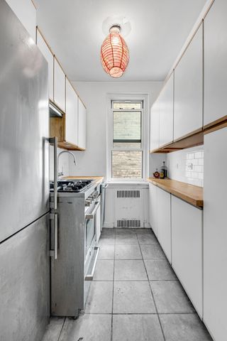 310 W 55th St Apt 4B, New York City, NY 10019