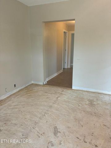 133 Henry Ave, Knoxville, TN 37920
