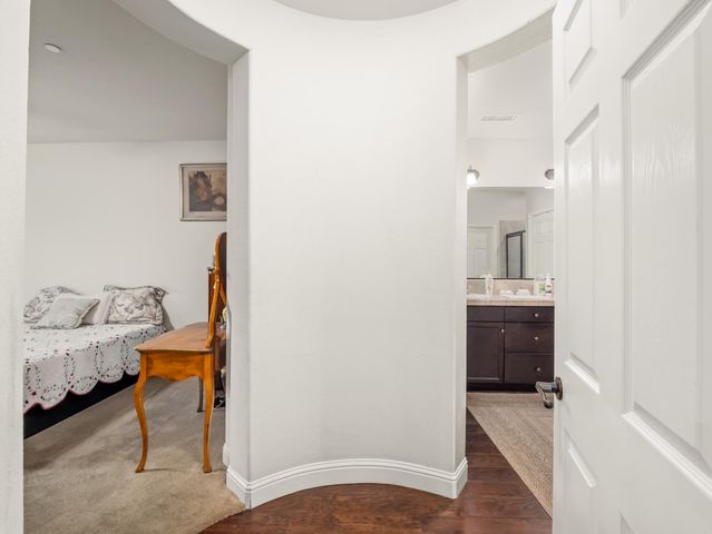 11319 N Via Napoli Drive, Fresno, CA 93730