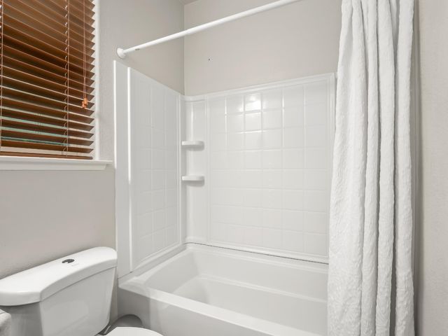 11319 N Via Napoli Drive, Fresno, CA 93730