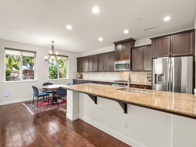 11319 N Via Napoli Drive, Fresno, CA 93730