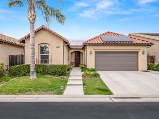 11319 N Via Napoli Drive, Fresno, CA 93730