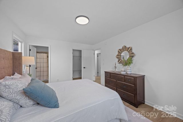 23 Coronet Lane, Hendersonville, NC 28792