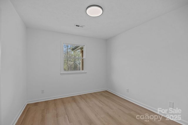 23 Coronet Lane, Hendersonville, NC 28792