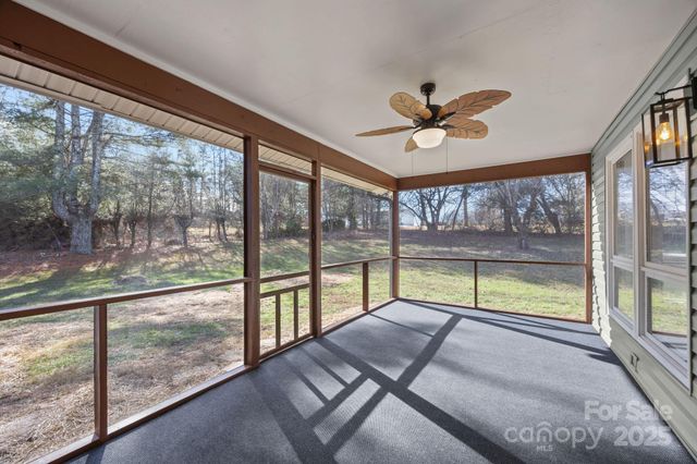 23 Coronet Lane, Hendersonville, NC 28792