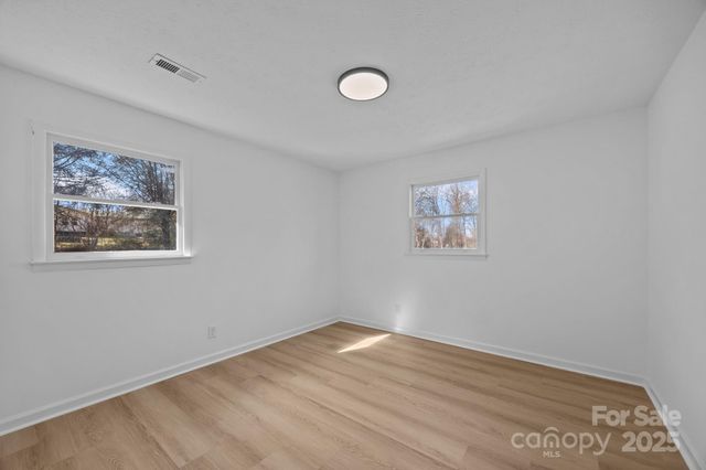 23 Coronet Lane, Hendersonville, NC 28792