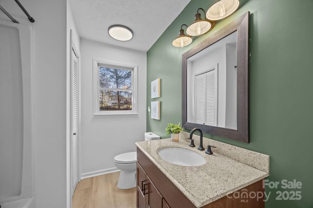 23 Coronet Lane, Hendersonville, NC 28792