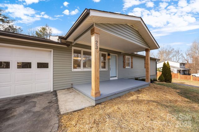 23 Coronet Lane, Hendersonville, NC 28792