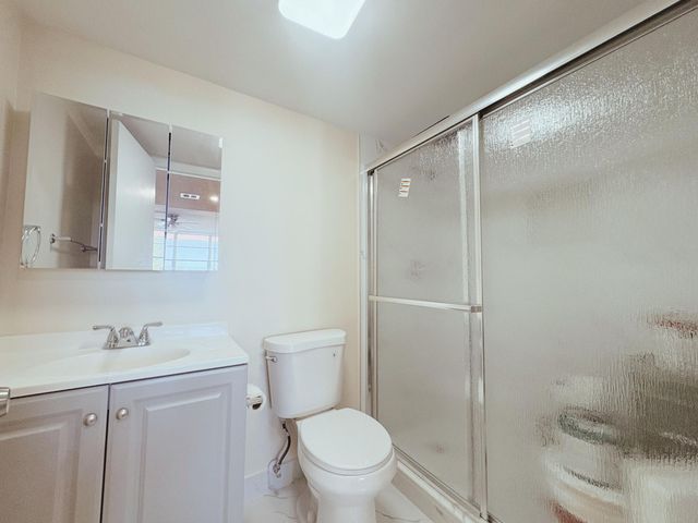 2025 NE 164th Street 305, North Miami Beach, FL 33162