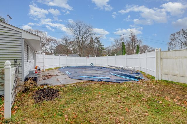 3165 Amelia Avenue, Flushing, MI 48433