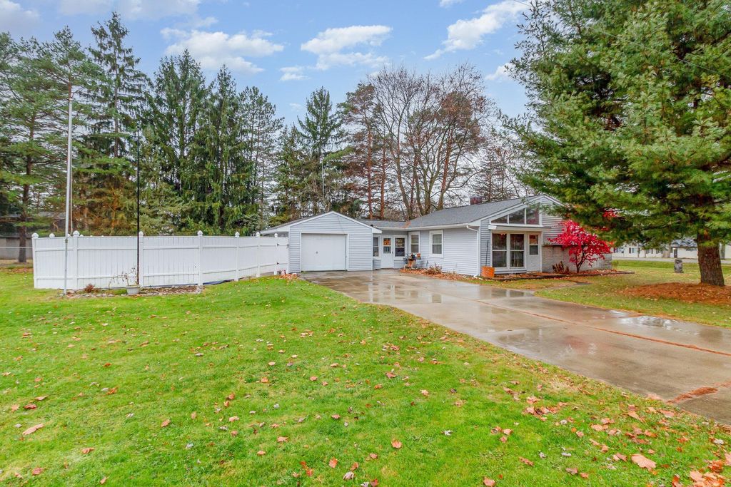 3165 Amelia Avenue, Flushing, MI 48433