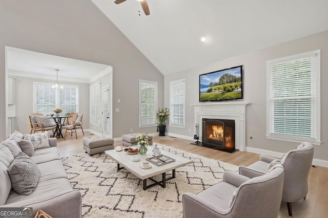 6353 Chestnut Parkway, Flowery Branch, GA 30542