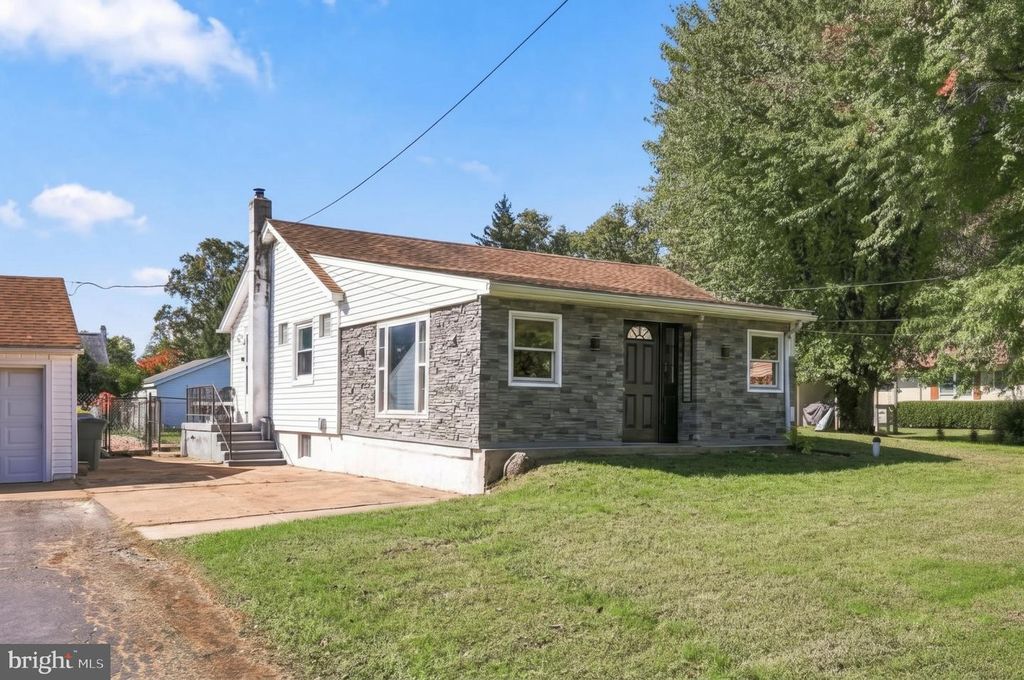 426 HARDING AVE, LANGHORNE, PA 19047 — exterior