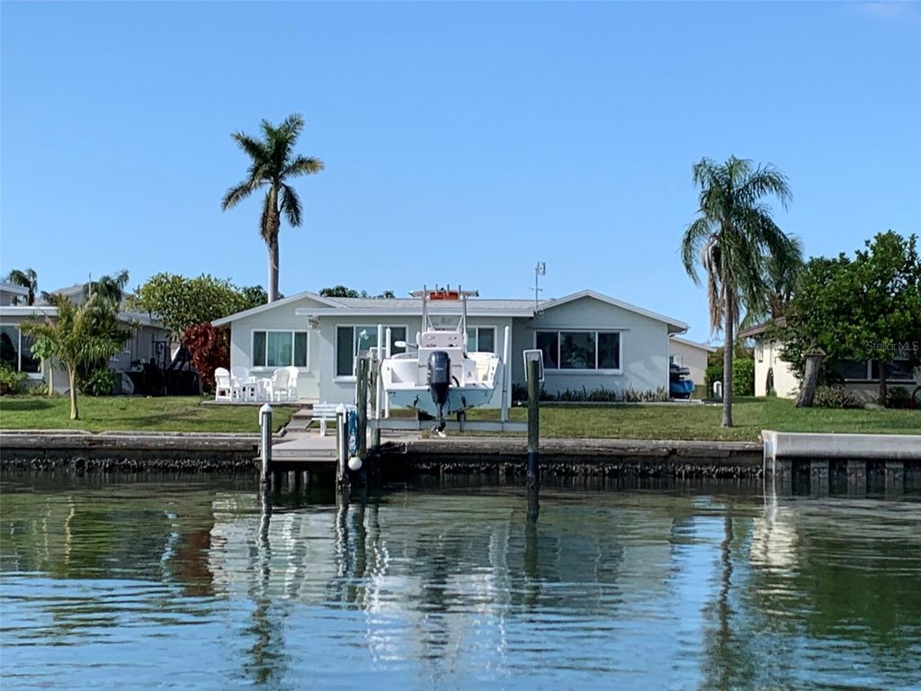 241 176TH AVENUE E, Redington Shores, FL 33708