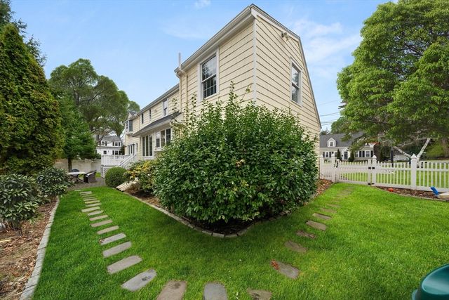 55 Burnside Rd, Needham, MA 02494