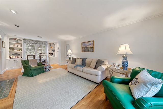 55 Burnside Rd, Needham, MA 02494