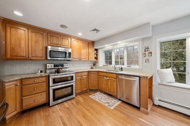 55 Burnside Rd, Needham, MA 02494