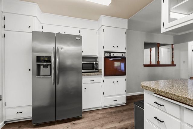 6958 Riverside Drive, Redding, CA 96001