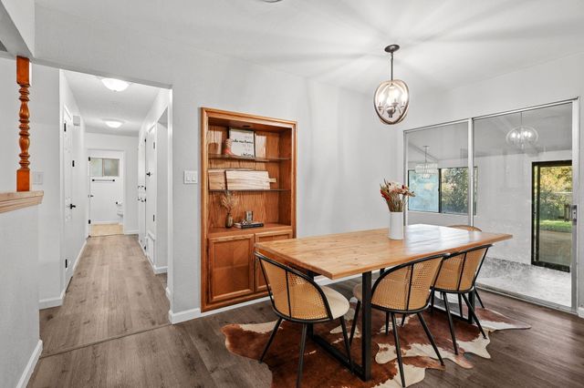 6958 Riverside Drive, Redding, CA 96001