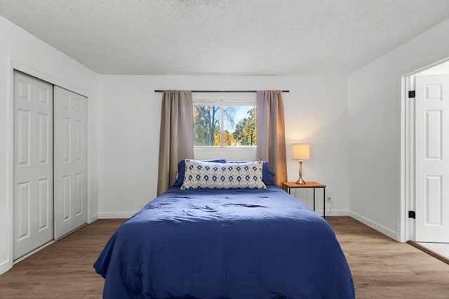 6958 Riverside Drive, Redding, CA 96001