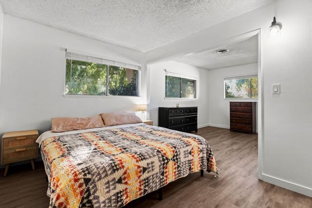 6958 Riverside Drive, Redding, CA 96001