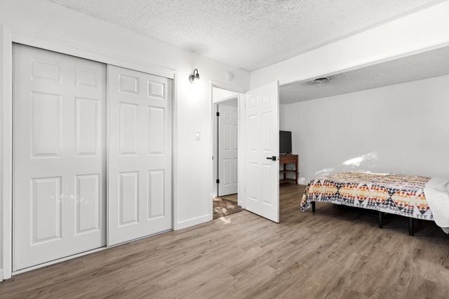 6958 Riverside Drive, Redding, CA 96001