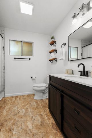 6958 Riverside Drive, Redding, CA 96001