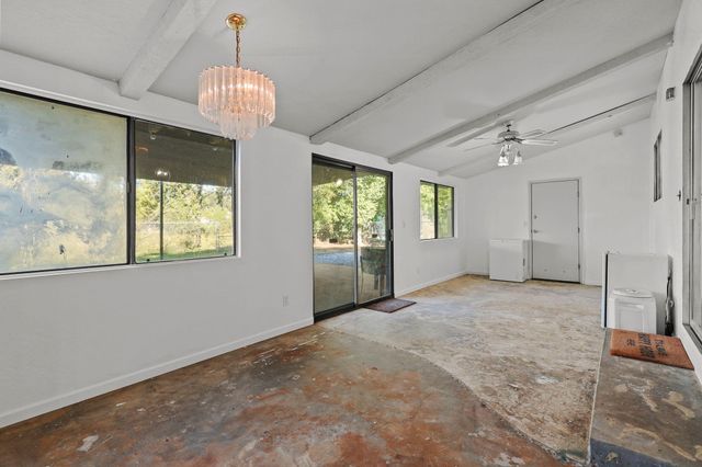 6958 Riverside Drive, Redding, CA 96001